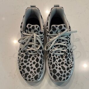 Adidas Black and White Sneakers Modern Sporty Design